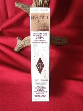 Charlotte Tilbury Beautiful Skin Foundation - Beige